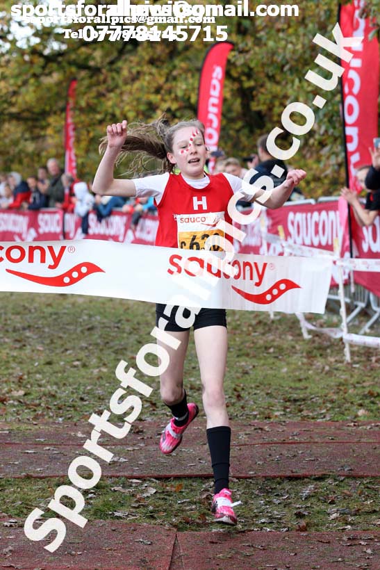 Girls under-13s National Cross Country Relay, Berry Hill Park, Mansfield. Photo:  David T. Hewitson/Sports for All Pics
